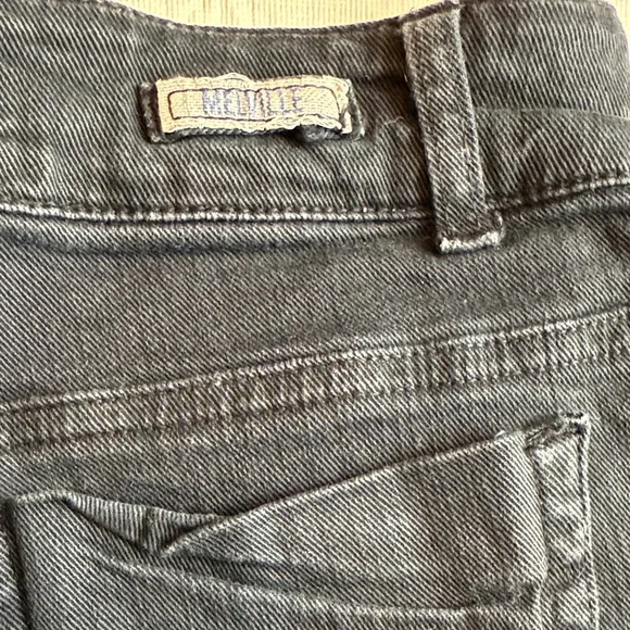 Brandy Melville Women's Frayed Hem Black Distressed Cutoff Jean Shorts Size 38 - Picture 4 of 11